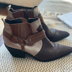 Donald J Pliner leather ankle boots